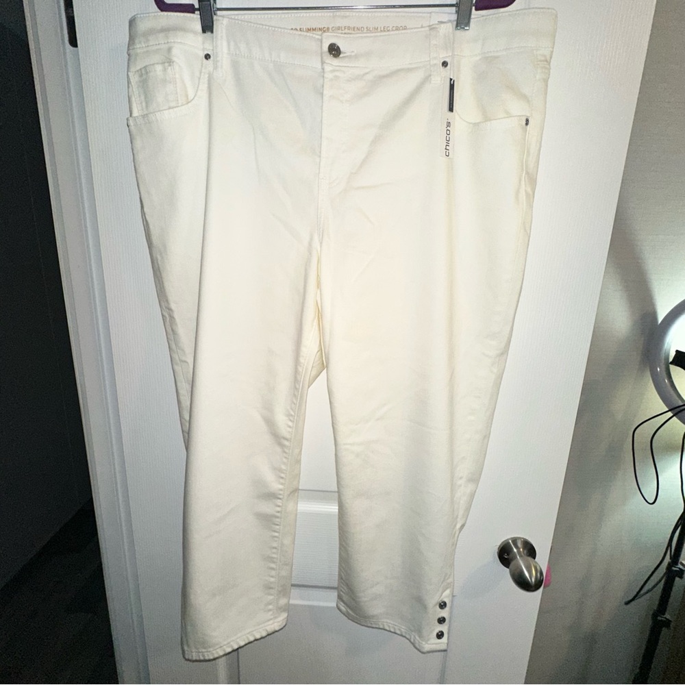 NWT Chicos crop pant